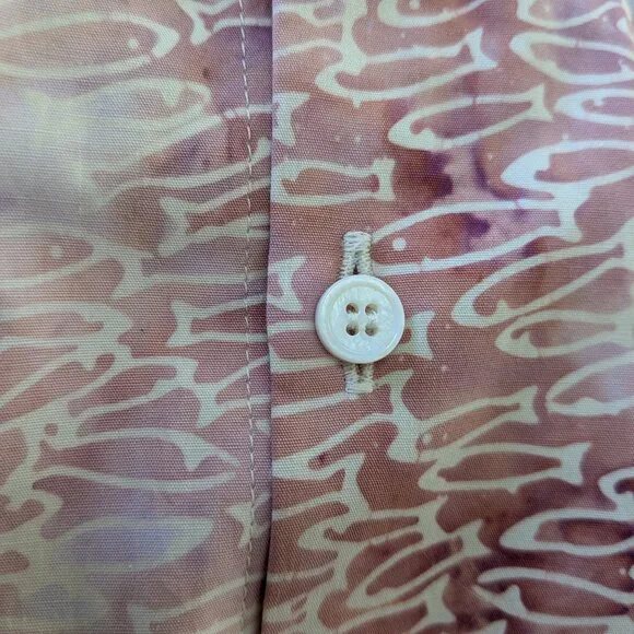 Dos Carolinas Classic Guayabera (Size: L) [Pink & Purple Fish Pattern] - Picture 5 of 7